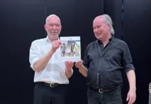 „Die ZWEIfler“ in der Stadtbibliothek Herzogenried Stadtbibliothek Herzogenried Die Zweifler; Foto: Michael Baier